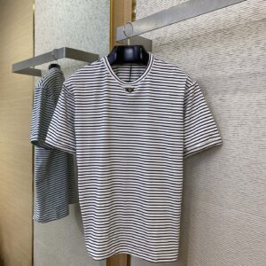 PRADA T-SHIRT